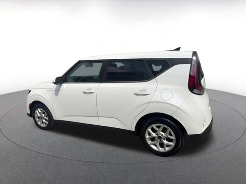 Used 2025 Kia Soul LX w/ LX Technology Package image 10