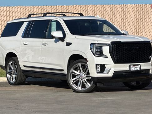 Used 2022 GMC Yukon XL Denali w/ Max Trailering Package AWD/4WD image 2
