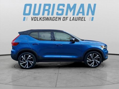 Used 2021 Volvo XC40 T5 R-Design w/ Climate Package image 2