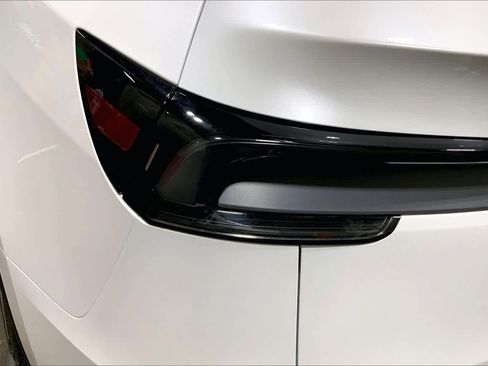 Used 2026 Tesla Model Y AWD image 28