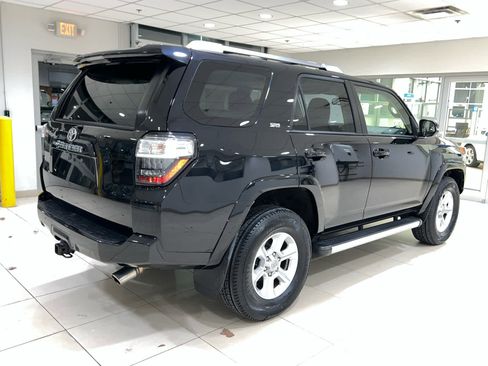 Used 2016 Toyota 4Runner SR5 Premium w/ Convenience Package image 9