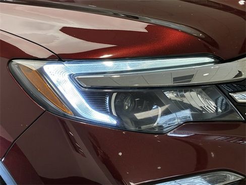 Used 2018 Honda Pilot Touring image 6