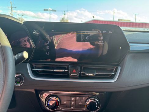 Used 2025 Chevrolet TrailBlazer LT image 18