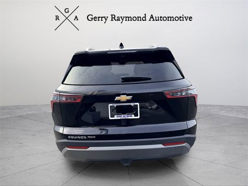 Used 2025 Chevrolet Equinox LT w/ Convenience Package II image 5