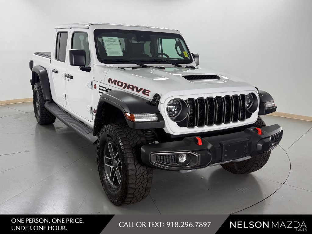 Used 2025 Jeep Gladiator Mojave w/ Convenience Group AWD/4WD image 4