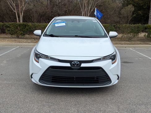 Used 2024 Toyota Corolla LE image 9