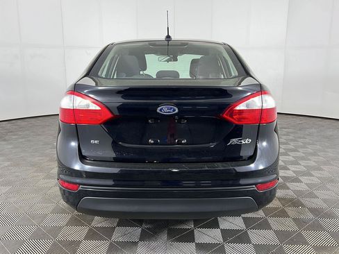 Used 2019 Ford Fiesta SE FWD image 4