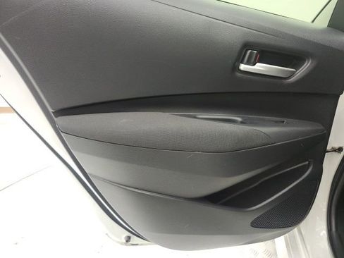 Used 2021 Toyota Corolla LE image 9