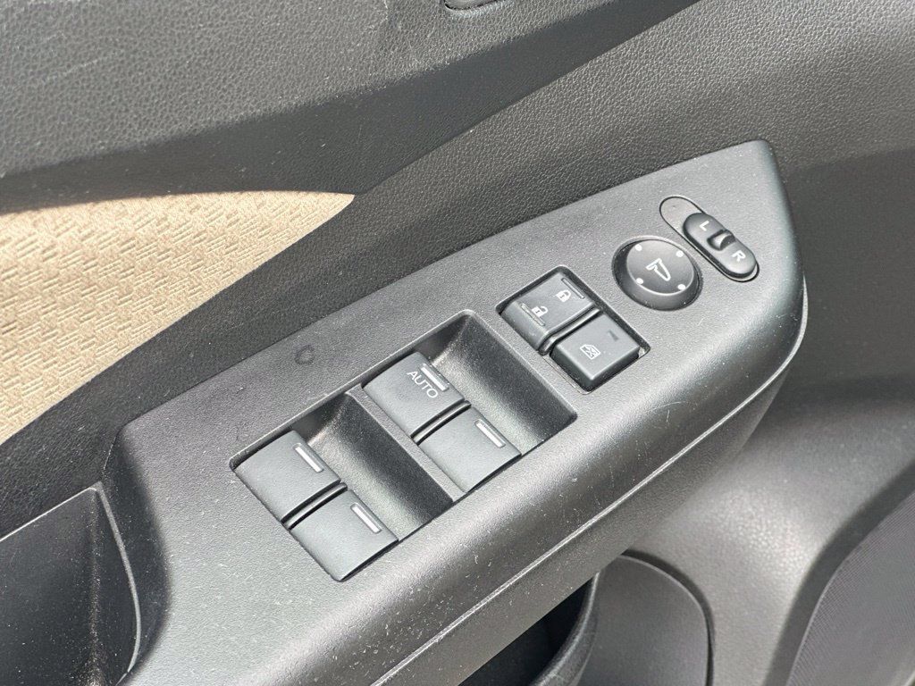 Used 2015 Honda CR-V EX image 17