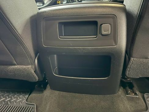 Used 2018 Chevrolet Silverado 1500 LT w/ LT Plus Package AWD/4WD image 29