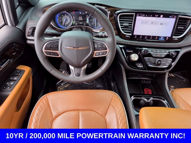 Used 2022 Chrysler Pacifica Pinnacle AWD/4WD image 12