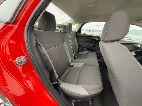 Used 2014 Ford Focus SE w/ SE Winter Package image 12