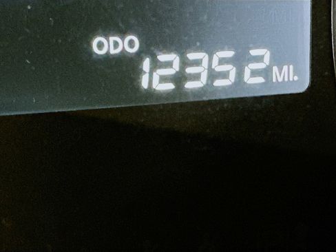 Used 2024 Nissan Kicks S image 18