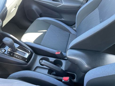 Used 2025 Nissan Versa SV FWD image 39