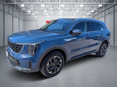 Certified 2025 Kia Sorento S w/ Panoramic Sunroof Package