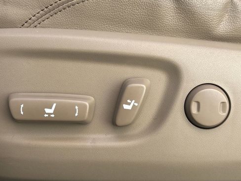 Used 2014 Toyota 4Runner Limited image 9