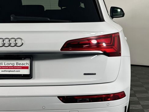 Used 2021 Audi Q5 2.0T Premium w/ Convenience Package AWD/4WD image 16