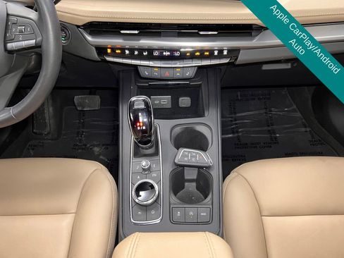 Used 2024 Cadillac XT4 Luxury w/ Cold Weather Package image 13