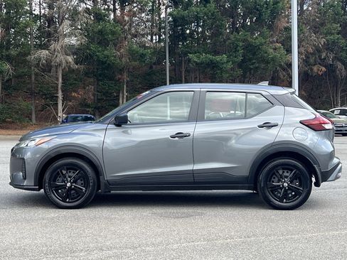 Used 2025 Nissan Kicks Play S image 18