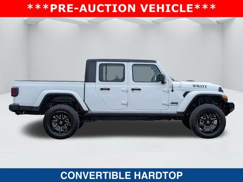 Used 2022 Jeep Gladiator Sport AWD/4WD image 4