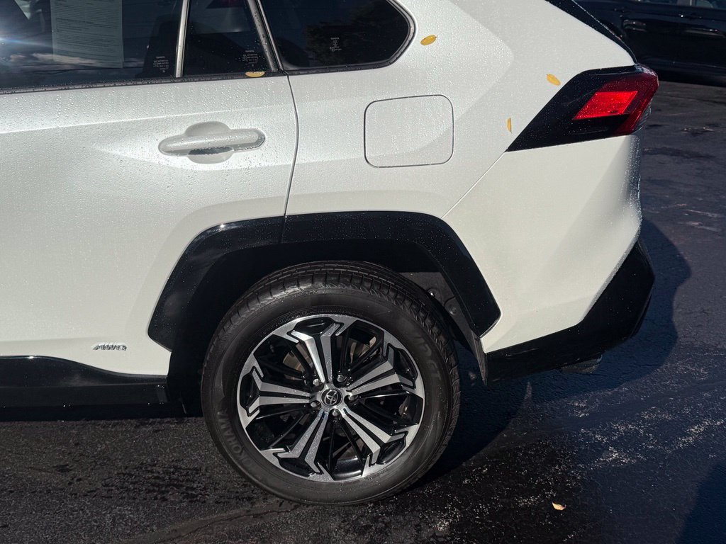 Used 2023 Toyota RAV4 XSE w/ Weather Package AWD/4WD image 4