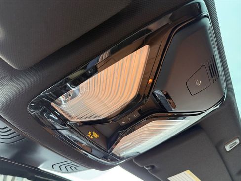 Used 2020 BMW 540i xDrive w/ M Sport Package image 32