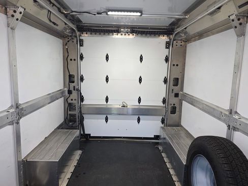 Used 2024 Chevrolet Brightdrop 400 w/ Commercial Equipment Package AWD/4WD image 26