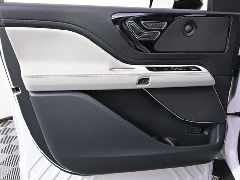 New 2026 Lincoln Aviator AWD image 23