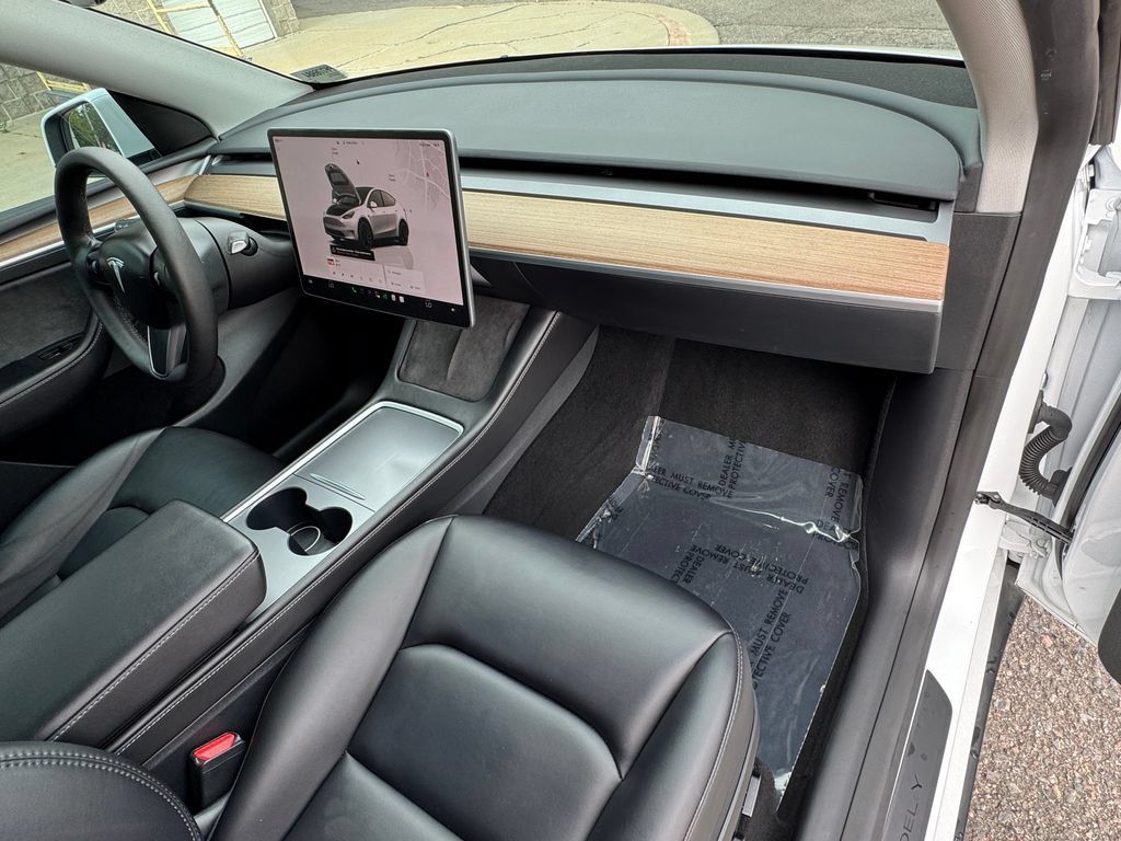 Used 2023 Tesla Model Y Long Range AWD/4WD image 36
