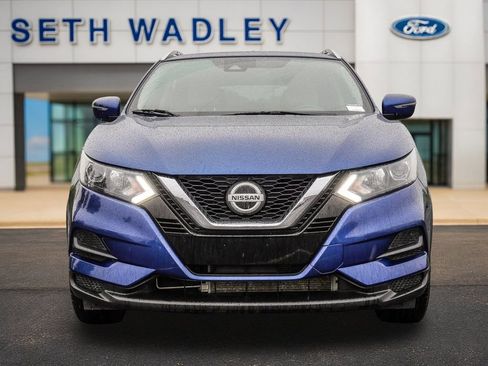 Used 2020 Nissan Rogue Sport SV FWD image 2
