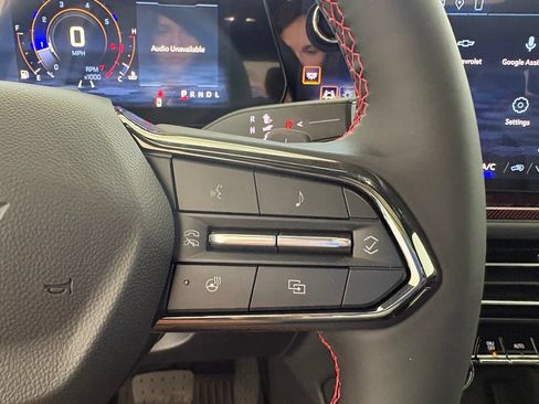 New 2027 Chevrolet Traverse RS w/ LPO, Floor Liner Package FWD image 5