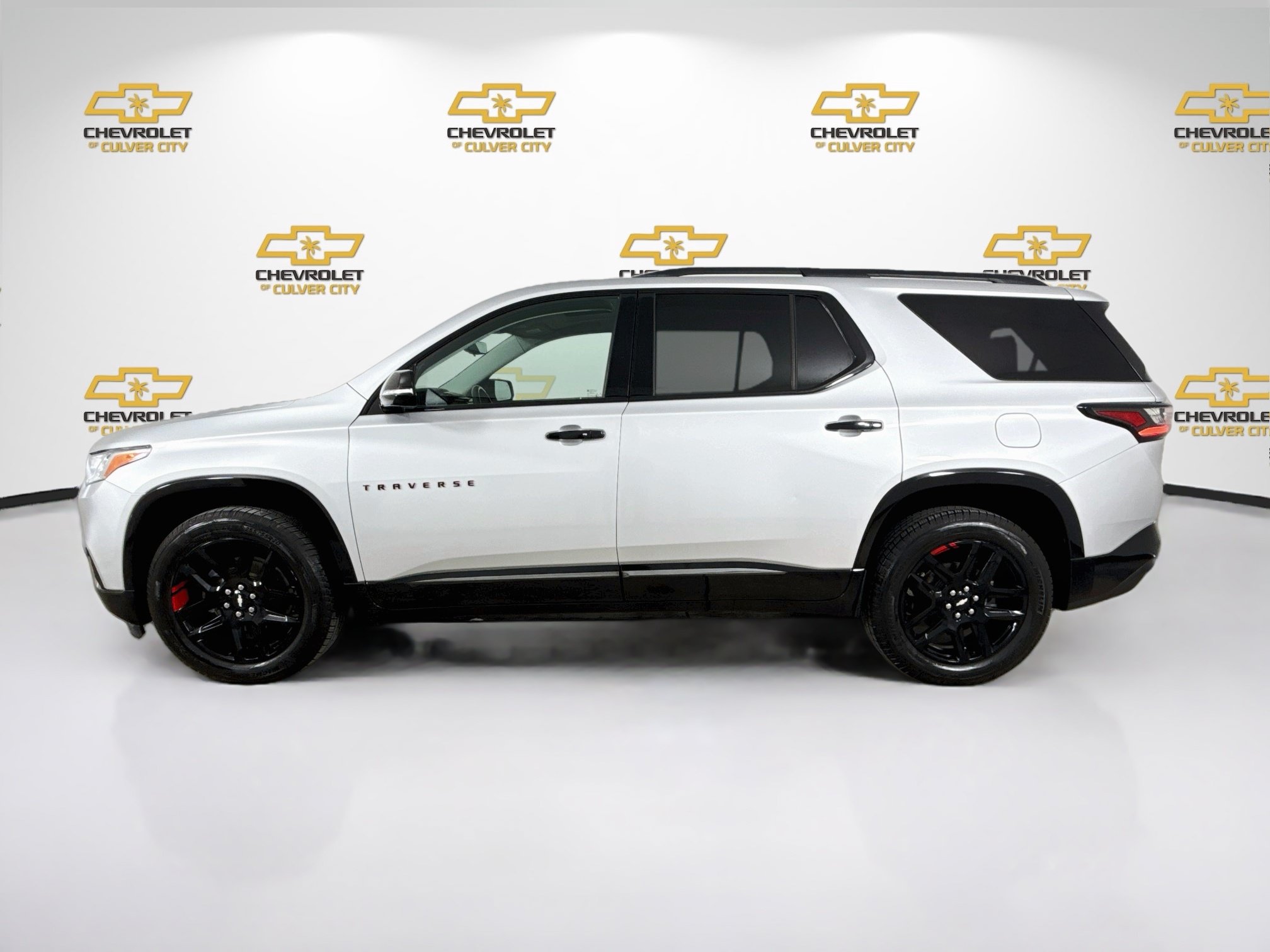 Used 2020 Chevrolet Traverse Premier w/ Redline Edition FWD image 5