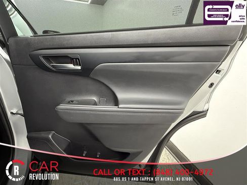 Used 2022 Toyota Highlander XLE image 41