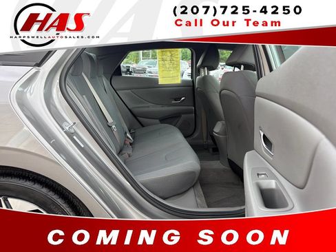 Used 2023 Hyundai Elantra SEL w/ Convenience Package FWD image 10
