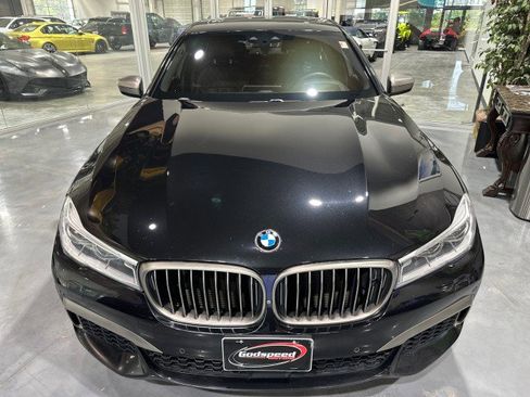 Used 2019 BMW M760i xDrive w/ Luxury Rear Seating Package AWD/4WD image 13