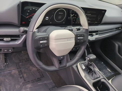 New 2025 Kia K4 GT-Line w/ GT-Line Premium Package image 9