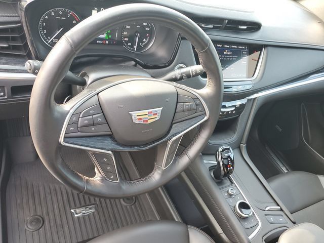 Certified 2024 Cadillac XT5 Premium Luxury w/ LPO, Floor Liner Package AWD/4WD image 12