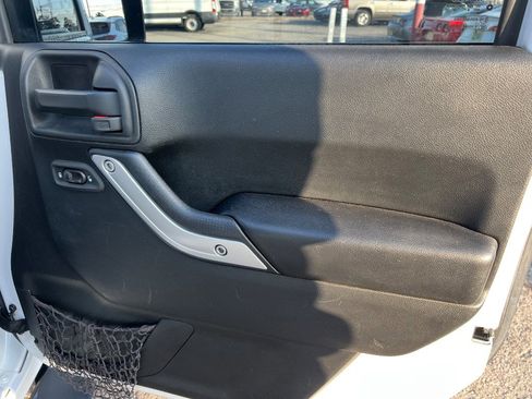 Used 2017 Jeep Wrangler Unlimited Sahara w/ Connectivity Group image 36