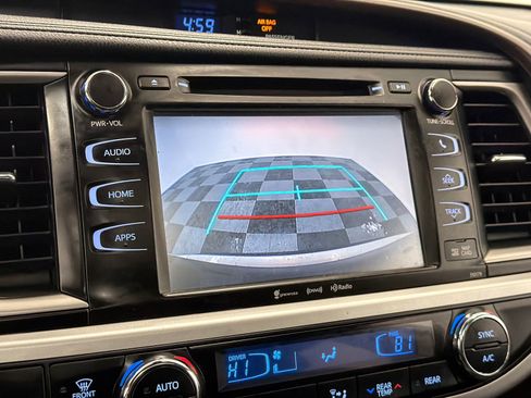 Used 2018 Toyota Highlander XLE image 27