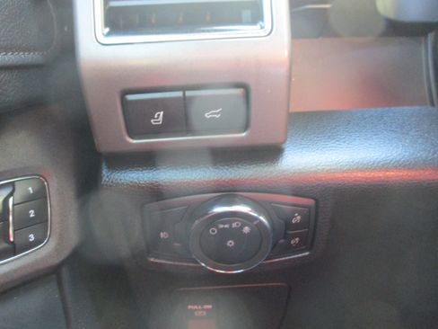 Used 2020 Ford Expedition XLT w/ Equipment Group 202A image 19