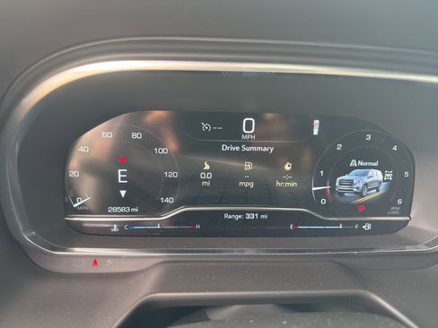 Used 2024 GMC Yukon SLE w/ Gmc Pro Safety Plus Package image 7