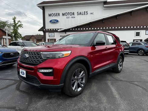 Used 2022 Ford Explorer XLT w/ Equipment Group 202A AWD/4WD image 1