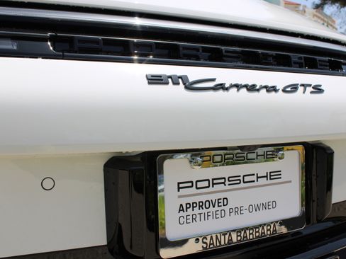 Certified 2025 Porsche 911 Carrera GTS RWD image 17