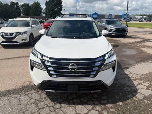 Used 2026 Nissan Rogue Platinum w/ Platinum Premium Package AWD/4WD image 9