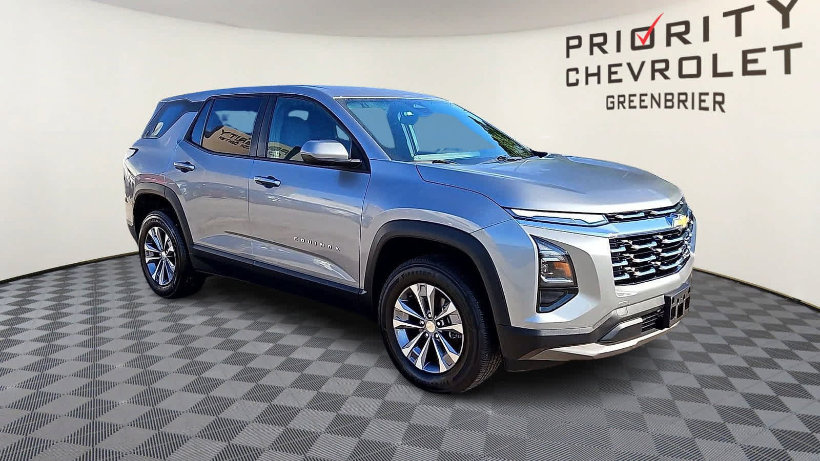 Used 2026 Chevrolet Equinox LT w/ Convenience Package II FWD image 2