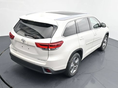 Used 2019 Toyota Highlander AWD V6 image 15