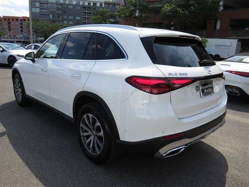 Used 2026 Mercedes-Benz GLC 300 4MATIC image 2