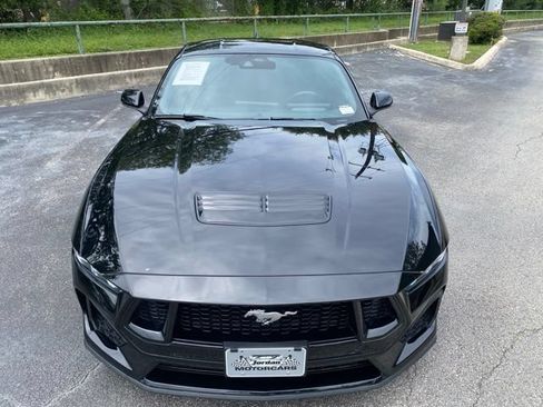 Used 2024 Ford Mustang GT RWD image 9