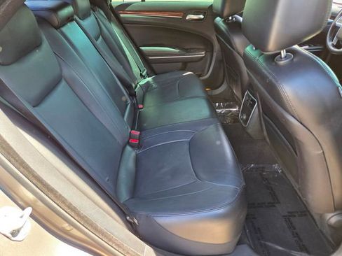 Used 2014 Chrysler 300 image 19