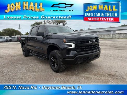 Used 2024 Chevrolet Silverado 1500 LT Trail Boss w/ Dark Appearance Package image 1